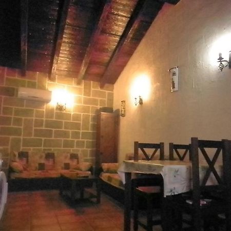 La Cueva Del Lince Guest House Zarza De Granadilla Exterior photo