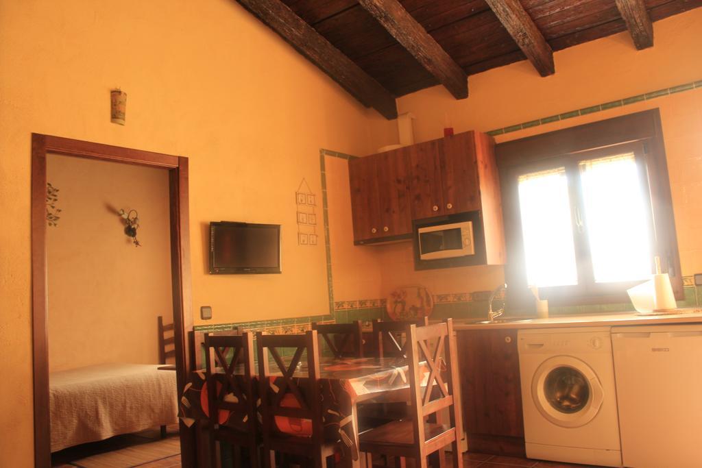 La Cueva Del Lince Guest House Zarza De Granadilla Room photo